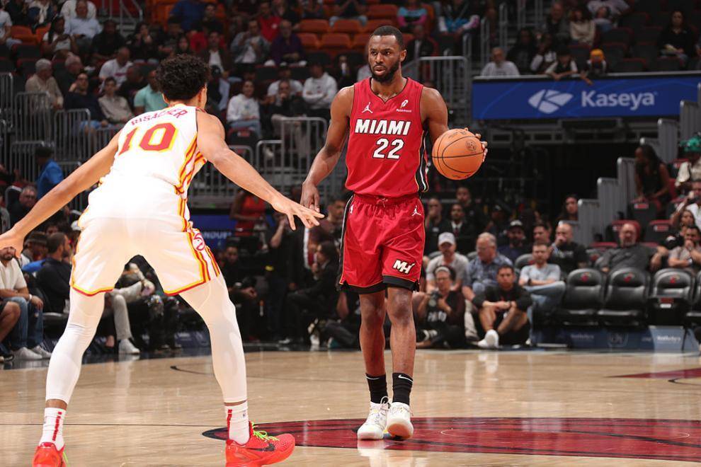 开云体育-关于巴特勒官方宣布重要助攻新规，老鹰引发争议！比赛高潮迭起的信息