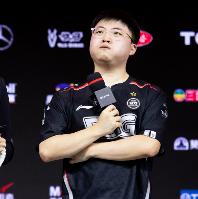 Kaiyun-关于Uzi回归赛场，问鼎冠军首场状态亮眼，湖人观众沸腾！的信息